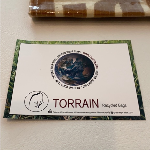 Torrain Vegan Recycled Wallet Clutch - Picture 5 of 8